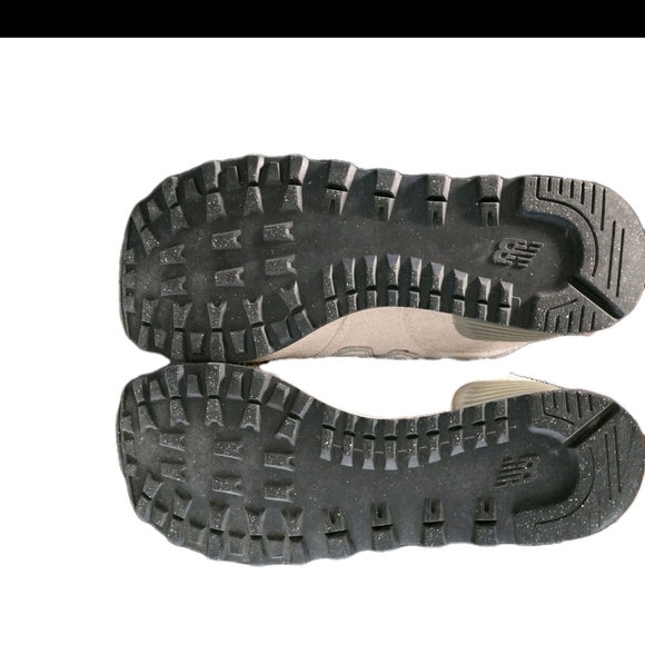 New Balance 574 ML574EVW GREY Suede GOOD Used Condition EUC M 9 W 10.5 - Picture 3 of 8